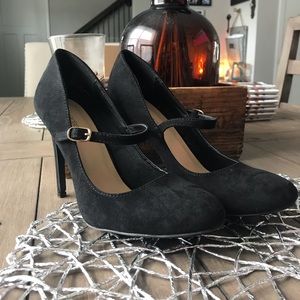 Black suede, Mary Jane style heel Sz9